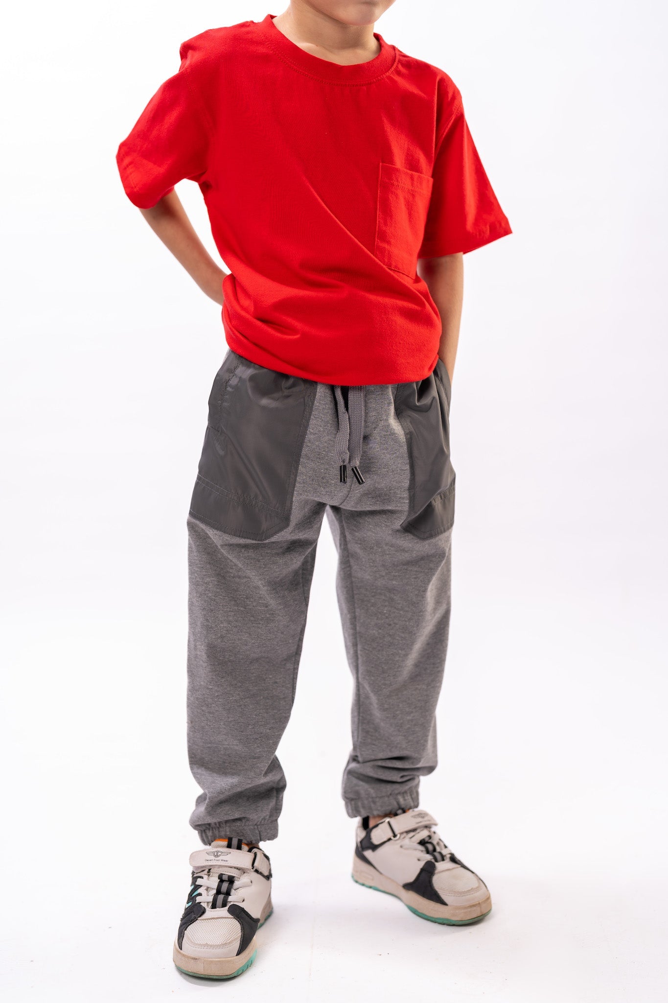 Boy's Basic Sweatpants in Gray